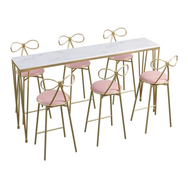 Table blanche de style glam dans le haut en fer et la table de bar à thé à lait en marbre en marbre en marbre