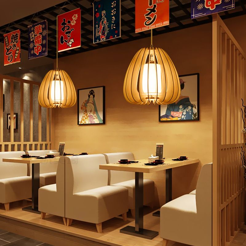 Beige Birne Hanging Lampe zeitgenössische 1 Kopfholzdecke Anhänger Licht für das Restaurant