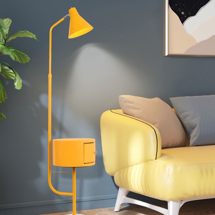 Verstellbare Hornschattenstehung Lampe Makkaron Metall 1 Lampen Wohnzimmer Bodenbeleuchtung mit Schublade