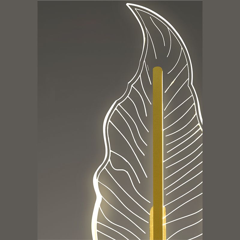 Stile contemporaneo in alluminio Luci appese a sospensione Gold Isola Linear Lucile per sala da pranzo