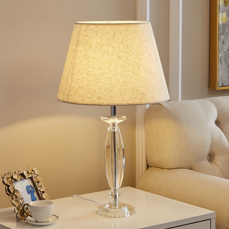 1-head stof schaduwtafel licht traditioneel wit/vlas/koffie taps toelopende studieruimte nachtkastje lamp met kristalbasis