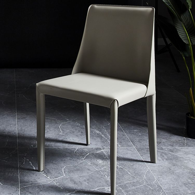 Chaise de maison en cuir de style design, finition mate, chaise d'appoint Parsons pour salle à manger