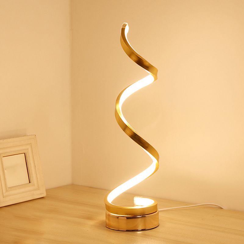 Lampada da tavolo moderna e minimalista a LED Lampada da tavolo lineare in alluminio con paralume in silicone