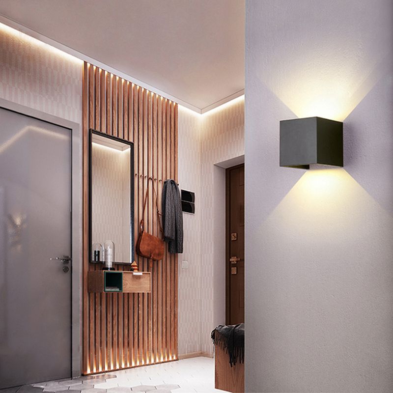 Moderne Stil quadratische Wandleuchte Leuchte Metall 2 Leuchten Wandmontierte Beleuchtung