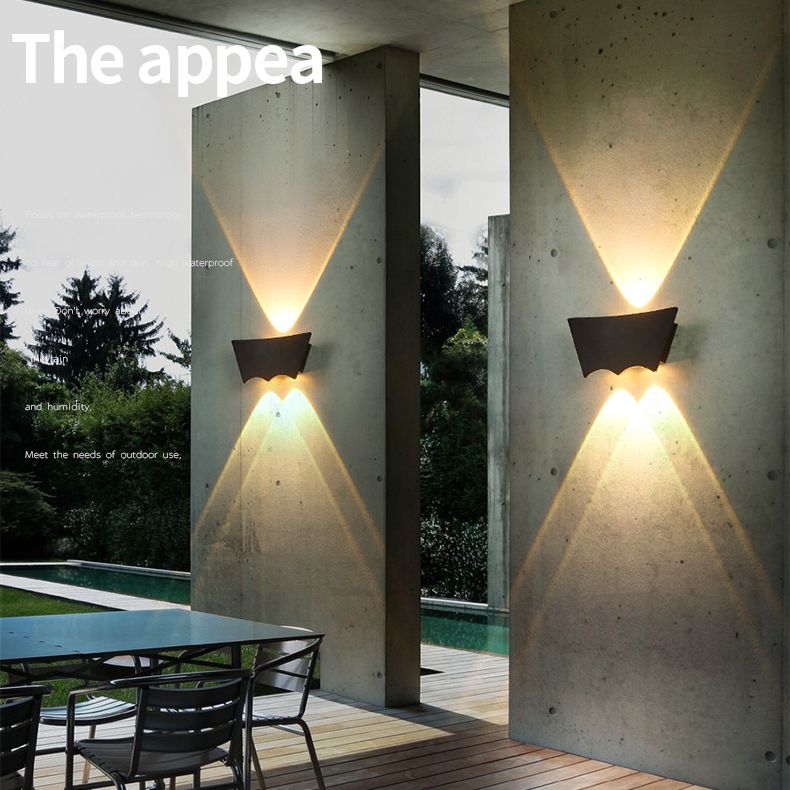 Modern Minimalist Style Up and Down LED Wall Sconce Metal Sconce Light Fixtures for Outside Wall