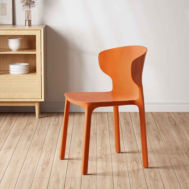Sillas de comedor de plástico estilo escandinavo sin brazos Sillas con respaldo (juego de 4)