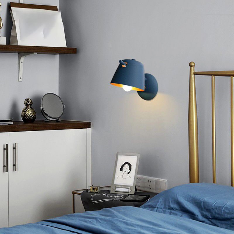Luz de pared simple de hierro lacado en lámpara de pared geométrica de estilo geométrico de estilo creativo moderno para dormitorio