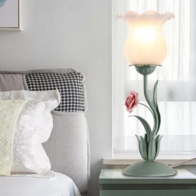 Beige/White/Green Flower Nightstand Lamp American Garden Frosted Milky Glass 1-Head Living Room Table Light