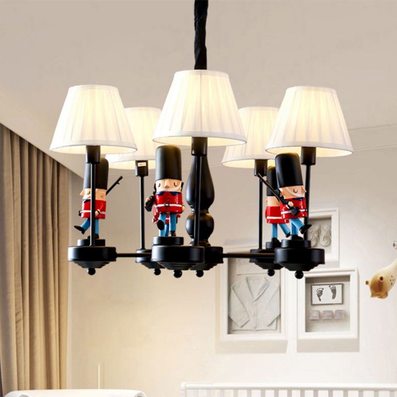 Soldier Pursery Chandelier Pendant Light Resin Resin Cartoon Hanging Light avec une teinte en tissu conique