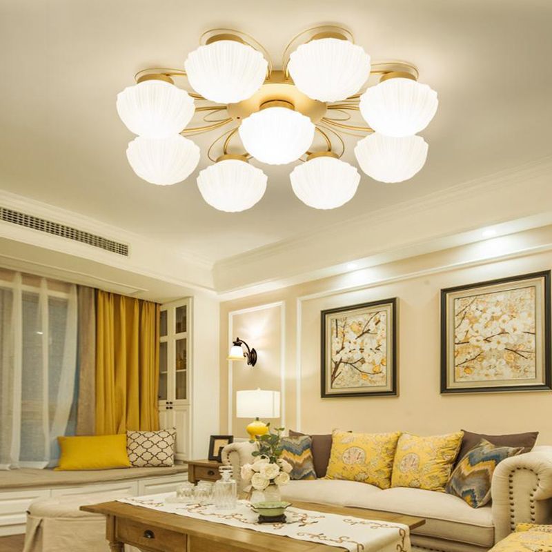 American Traditional Style Plafond Light Mount-Mount avec des coquillages en verre givré blanc Shade en or