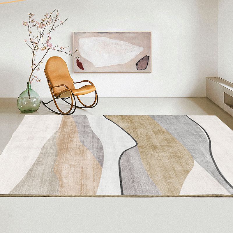 Brown Modern Rug Polyester Triangle Area Rug Stain Resistant Rug for Home Decor
