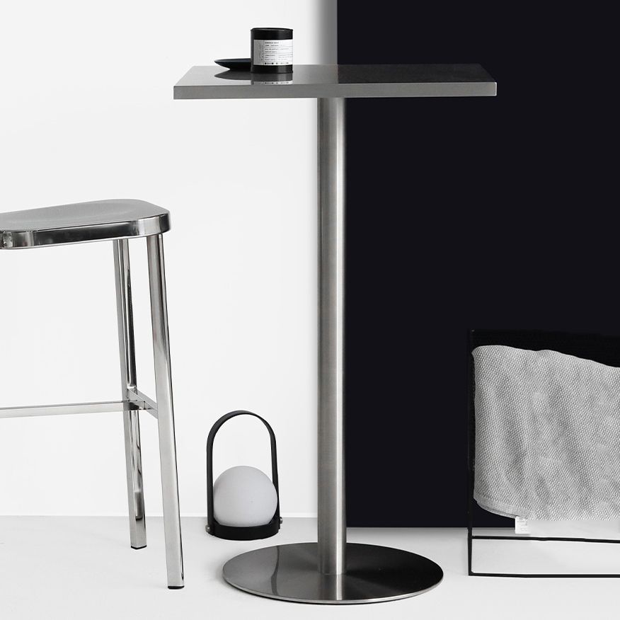 Industrial Style Pub Table Bar Height Metal Bar Table for Indoor