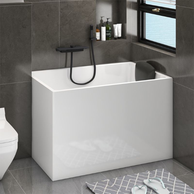 White Acrylic Indoor Bath Tub Soaking Tub with Internal Drain