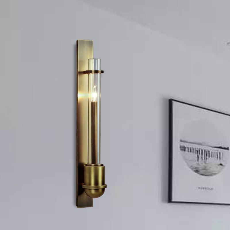 Lampe murale linéaire en verre clair
