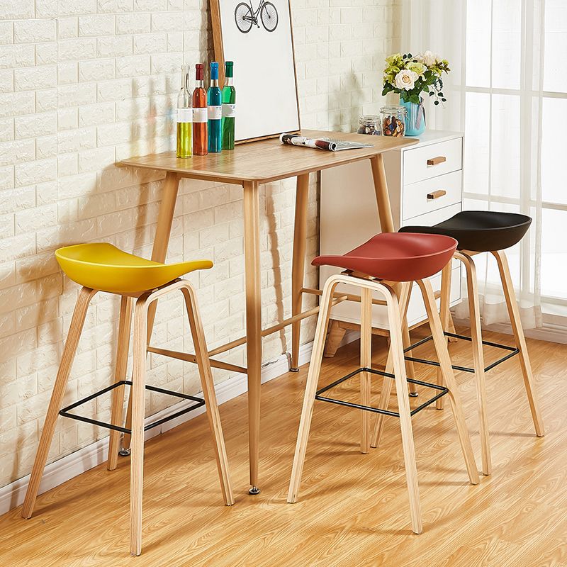 Nordic Backrest Armless Counter High Stool Plastic Cafe Bar Chair with Wooden Base