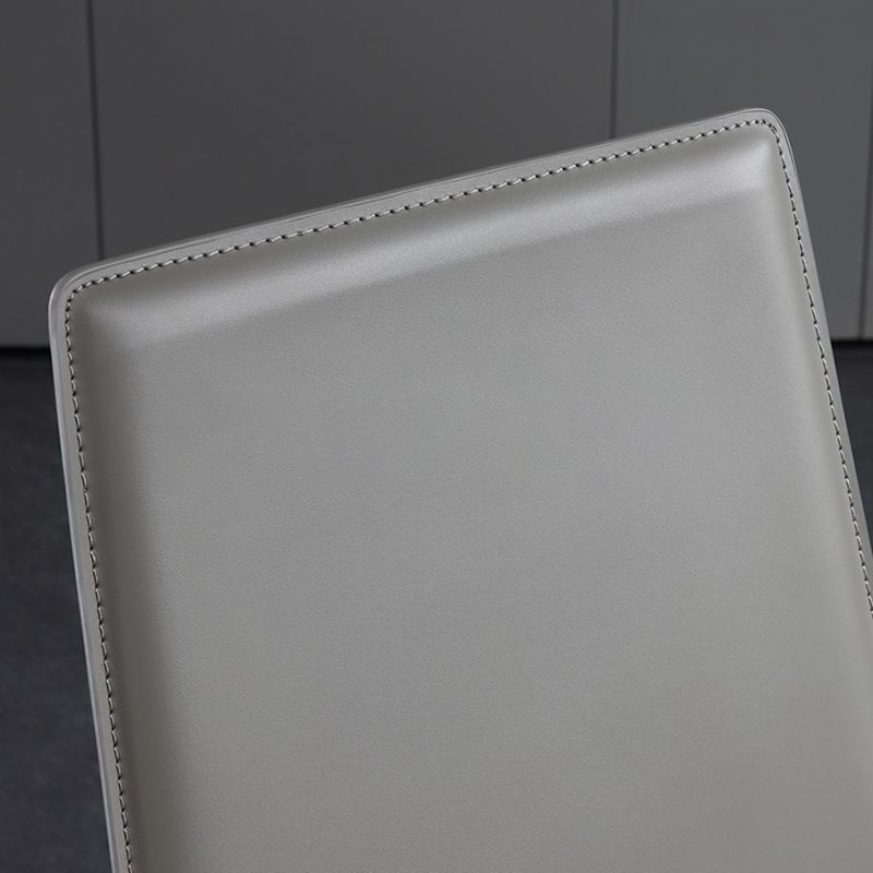 Silla de comedor sin brazos de cuero moderno que cena las sillas del metal para el uso del restaurante