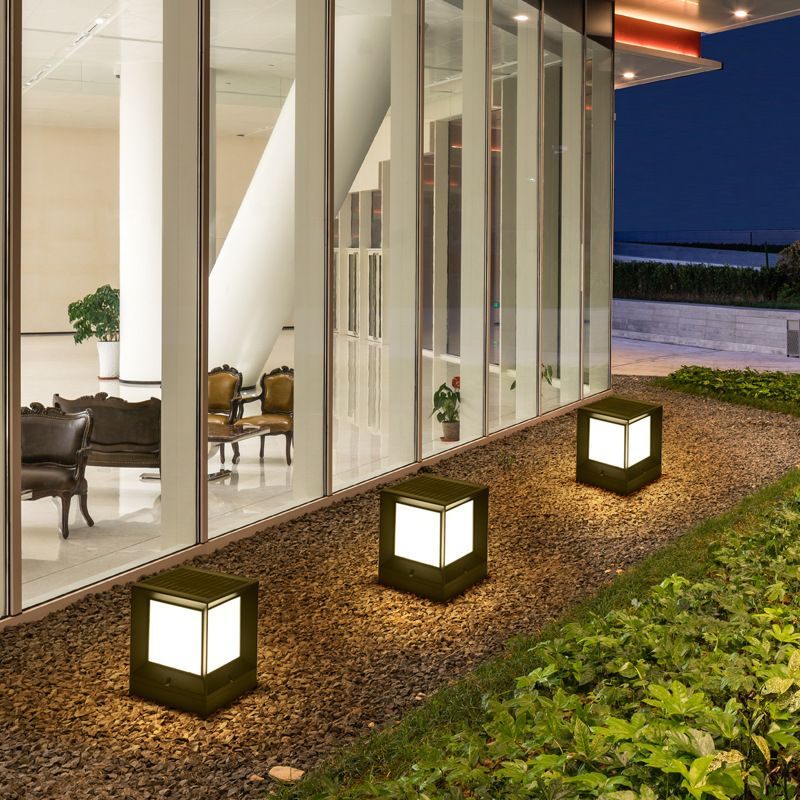 Nordic Style Aluminum Outdoor Light Rectangle Shape Solar Energy Pillar Lamp for Outdoor