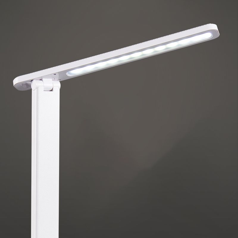 Lampada da tavolo da notte lineare in stile moderno in metallo a 1 luci da comodino