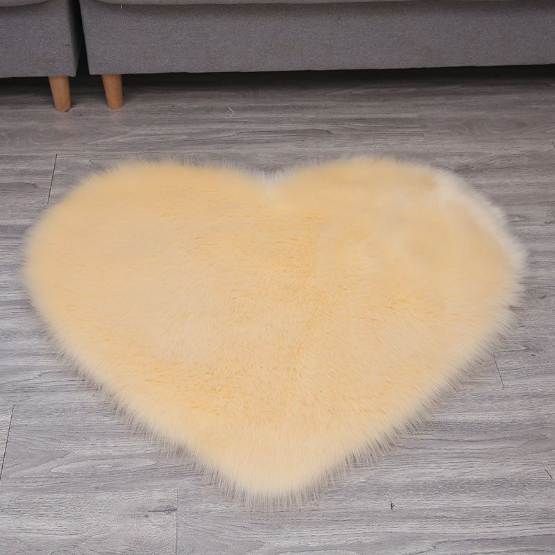Tapis en peluche en forme de cœur tapis lavable de machine sans glissement convivial pour la maison
