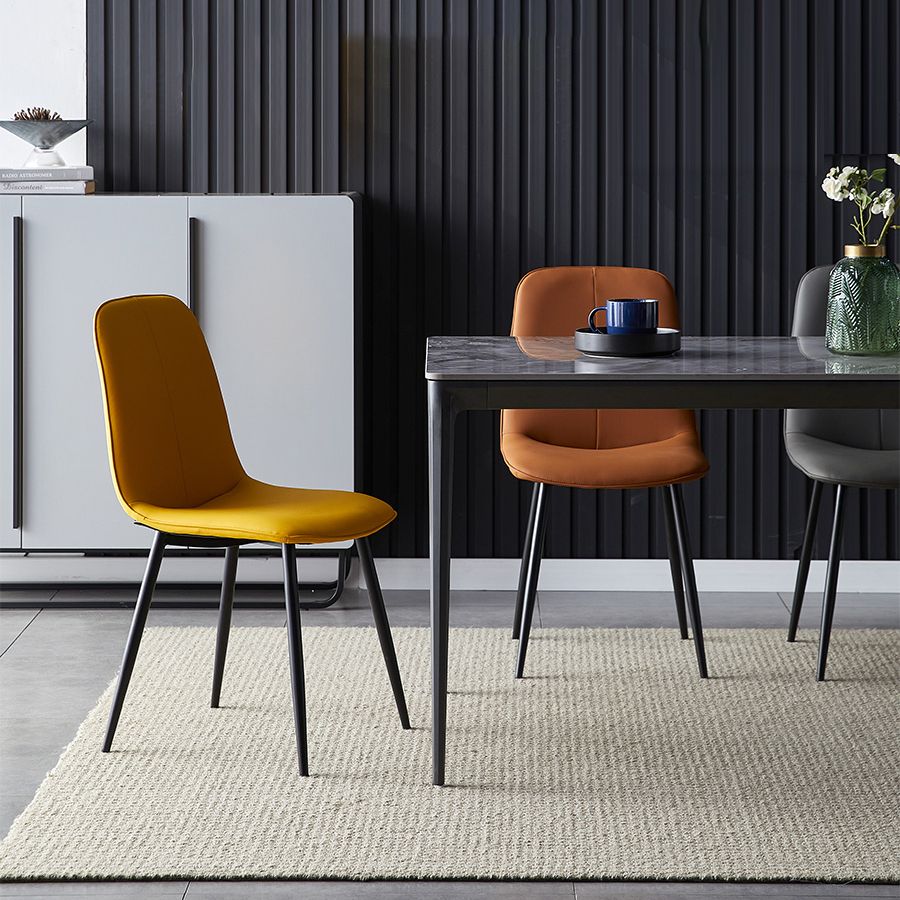 Silla de comedor tapizada con acabado mate y respaldo sólido para el hogar moderno