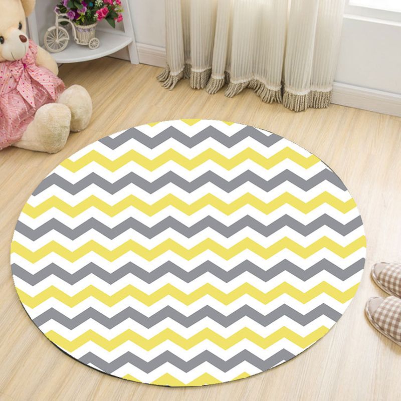 Black Casual Rug Polyester Graphic Rug Non-Slip Backing Rug for Living Room