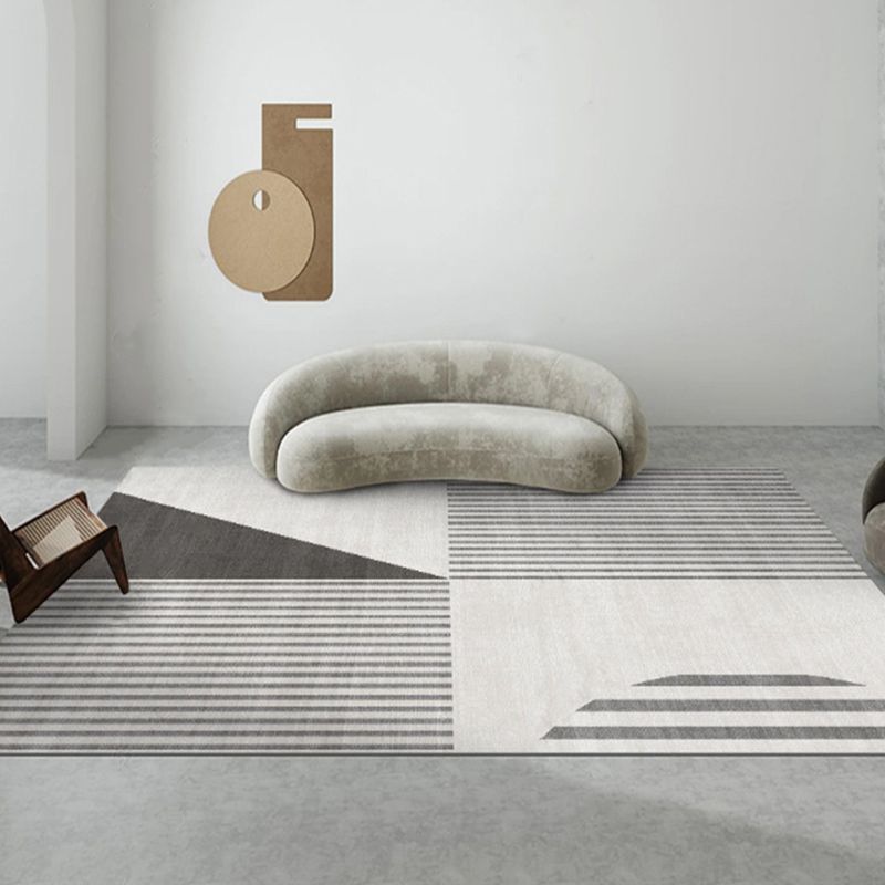 Contemporary Gray Tone Rug Novelty Geometric Print Carpet Polyster Indoor Rug with Non-Slip Backing