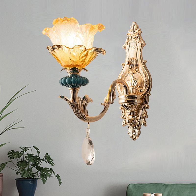 1 Light Wall Lighting with Floral Shade Amber Crystal Traditional Bedside Wall Mounted Lamp in Gold