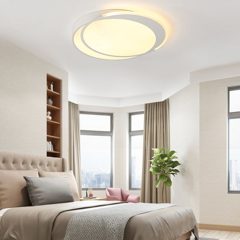 Circle Acrylic Flush Mounted Ceiling Light Minimalistic LED White Flushmount Ceiling Lamp