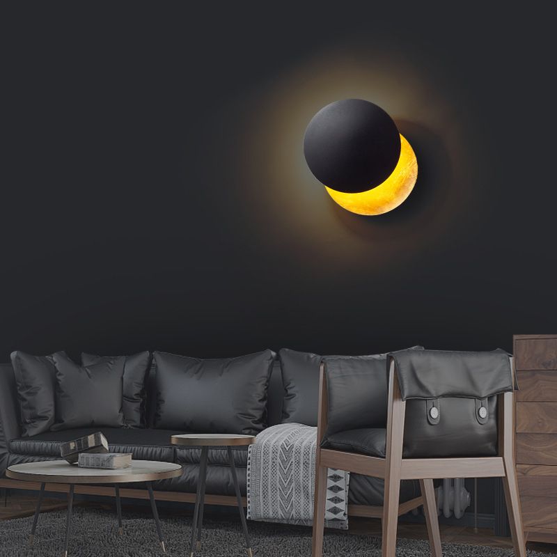 Estilo nórdico Rotable Solar Eclipse Splipse Splipe Metal Metal Redone Red Red Cull Moon Lámpara de montaje para dormitorio para dormitorio