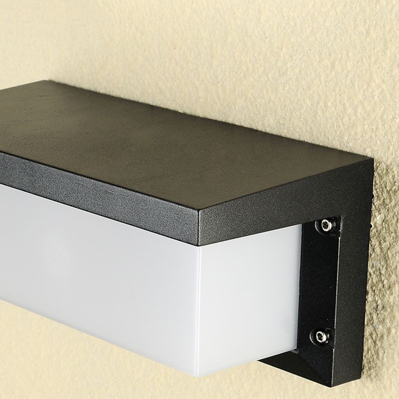Waterproof Wall Mount Lamp Modern Style with Plastic Shade for Garden