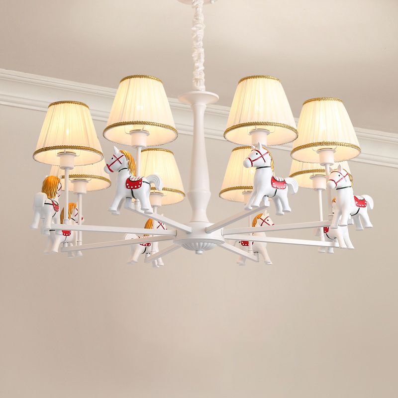 Carrousel Child Room Pendent Light Resin Cartoon Chandelier avec une teinte de tissu conique en blanc