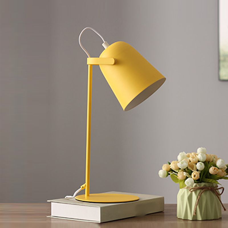 Lampe de table de chevet conique de style contemporain en métal 1 lampe de table à la lumière