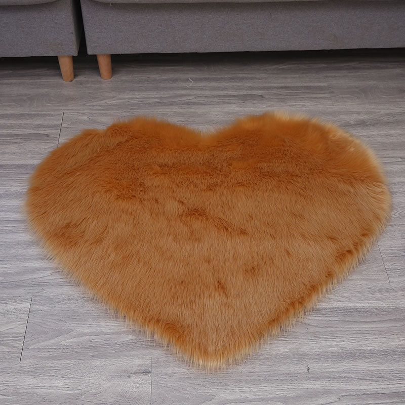 Tapis en peluche en forme de cœur tapis lavable de machine sans glissement convivial pour la maison