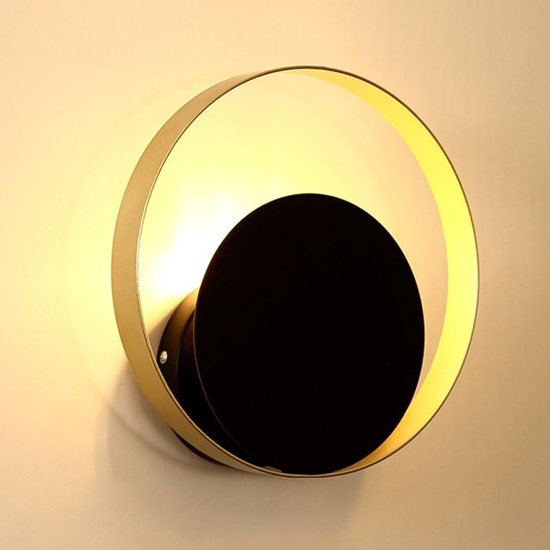 1 Light Circular Wall Mount Light Minimalism Metal Wall Lamp in Black