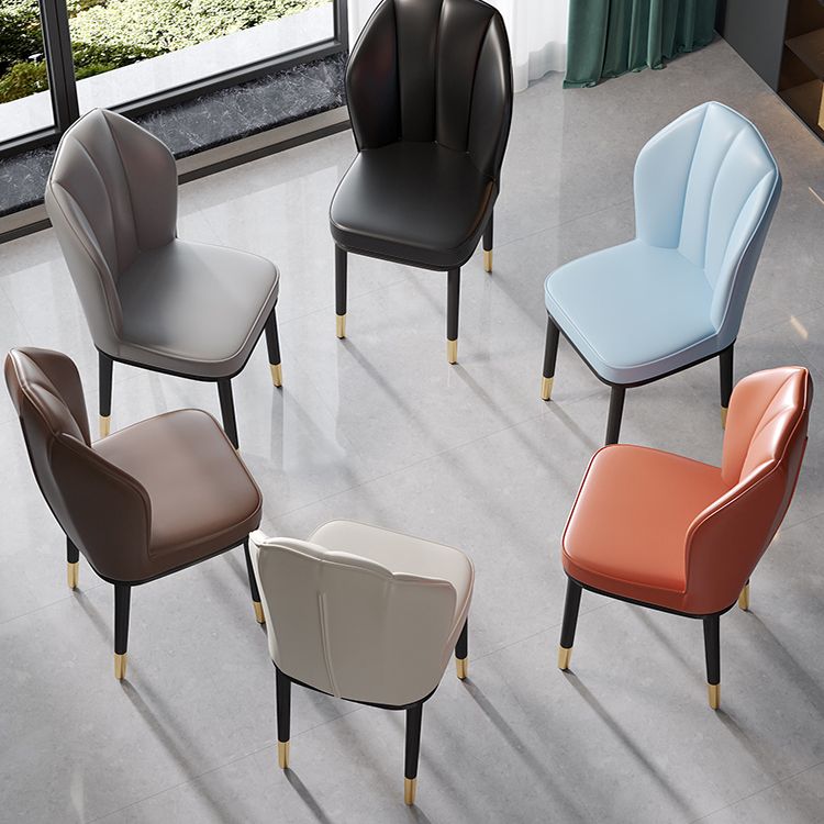 Silla lateral de metal contemporánea, silla sin brazos con respaldo de cojín para comedor