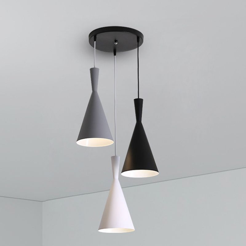 3 Lichter Sanduhrhänge anhängende Lichter Nordic Style Aluminium Multi Light Anhänger für das Restaurant
