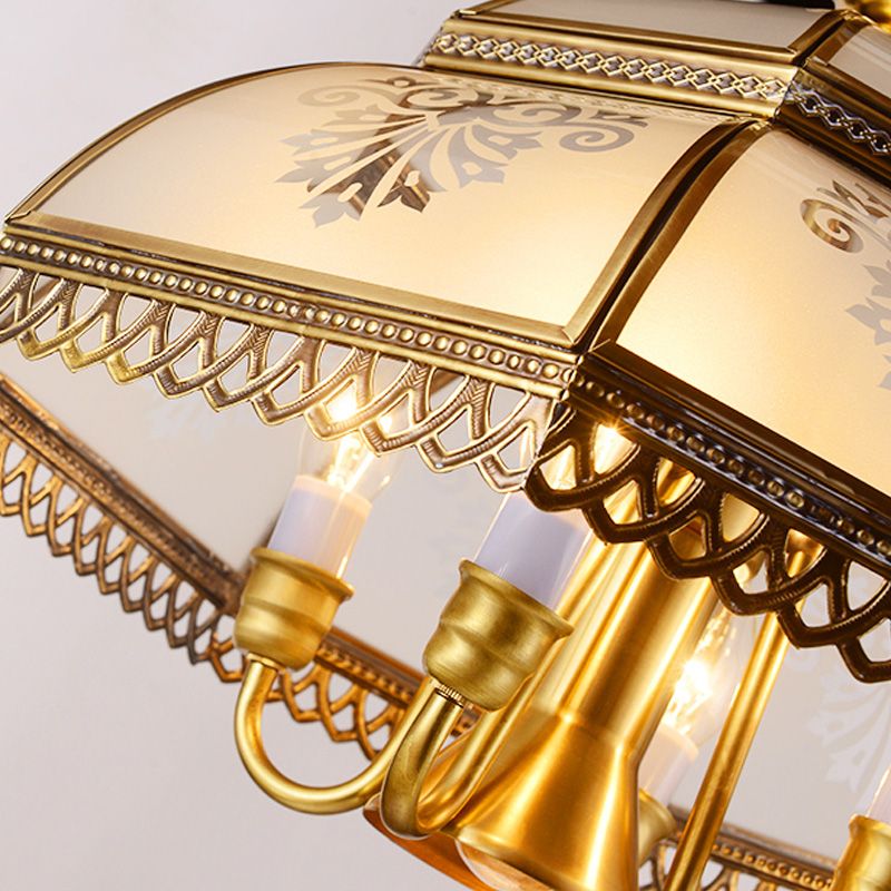 Gold 7 teste Lampadella illuminazione Colonialismo bocca soffiata Opaline Glass Dome Affermazione Light per sala da pranzo