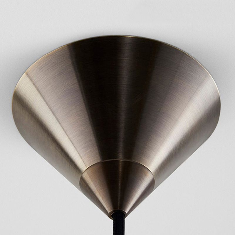 Candelera de universo metálico con sala de estar de sombra de orbes 8 luces Luz colgante moderna en latón envejecido