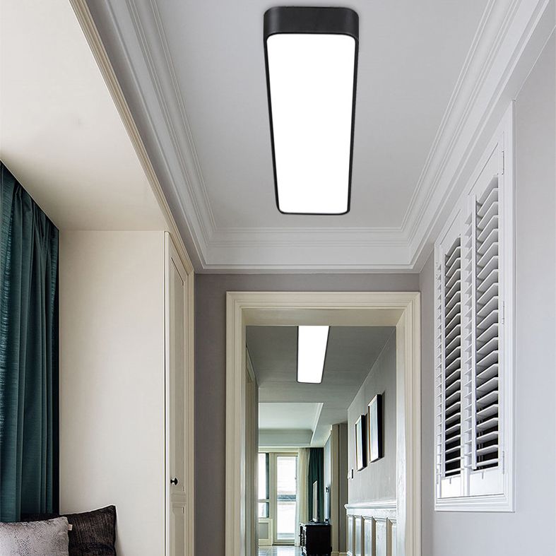 Lampade da soffitto rettangolari in metallo con montaggio a incasso. Lampade da incasso per ufficio moderne