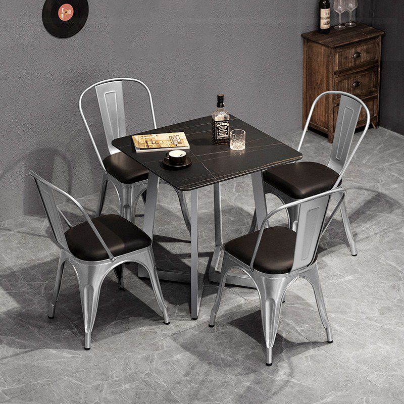 Industriële eettafel Zwart gesinterde stenen eettafel met dubbel voetstuk