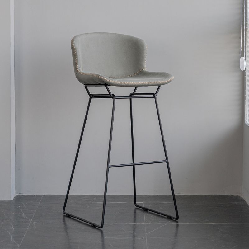 Modern Backrest Armless Counter Stool Iron Bar Stool with Black Metal Base