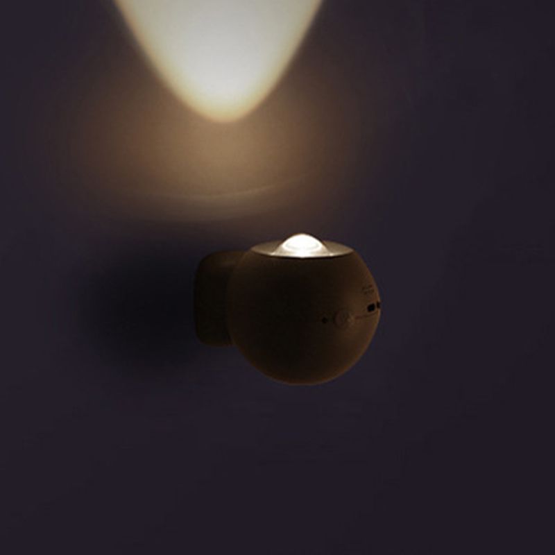 Modernism Single Polished Wall Mounted Sconce Metal Wall Light for Bedroom