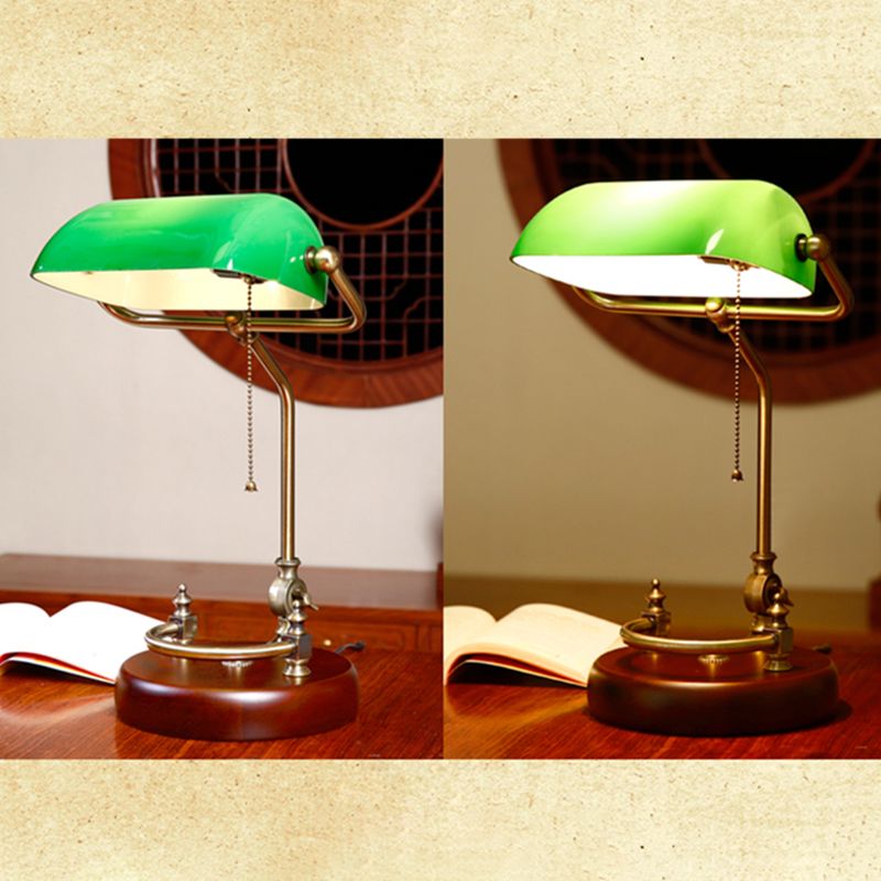 Ein Glühbirnen -Retro -Tischlampenglas Schattenschatten -Schreibtischlampe mit Kettenschalter