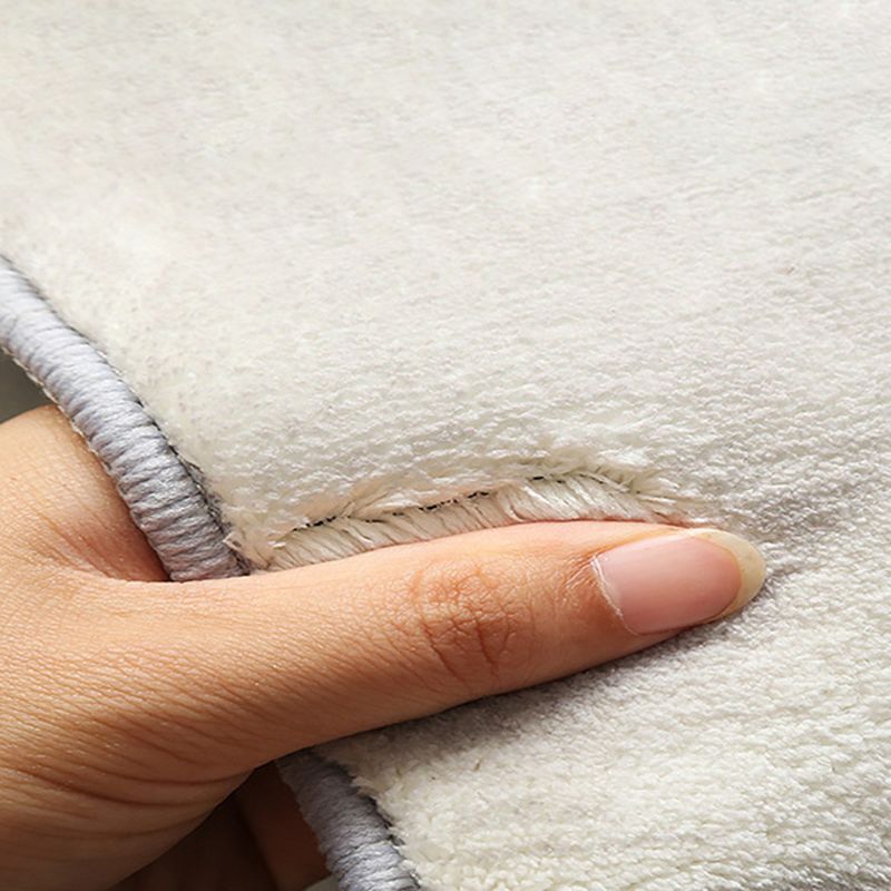 Checkered Geometric Style Rug Indoor Rug Easy Care Pet Friendly Machine Washable Carpet