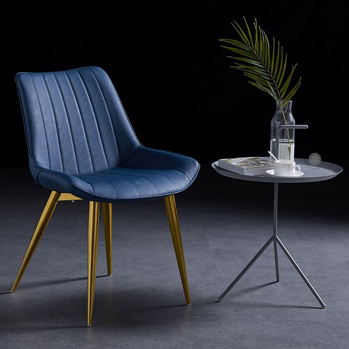 Silla lateral de cuero escandinavo para restaurante Silla de comedor Parsons con acabado mate
