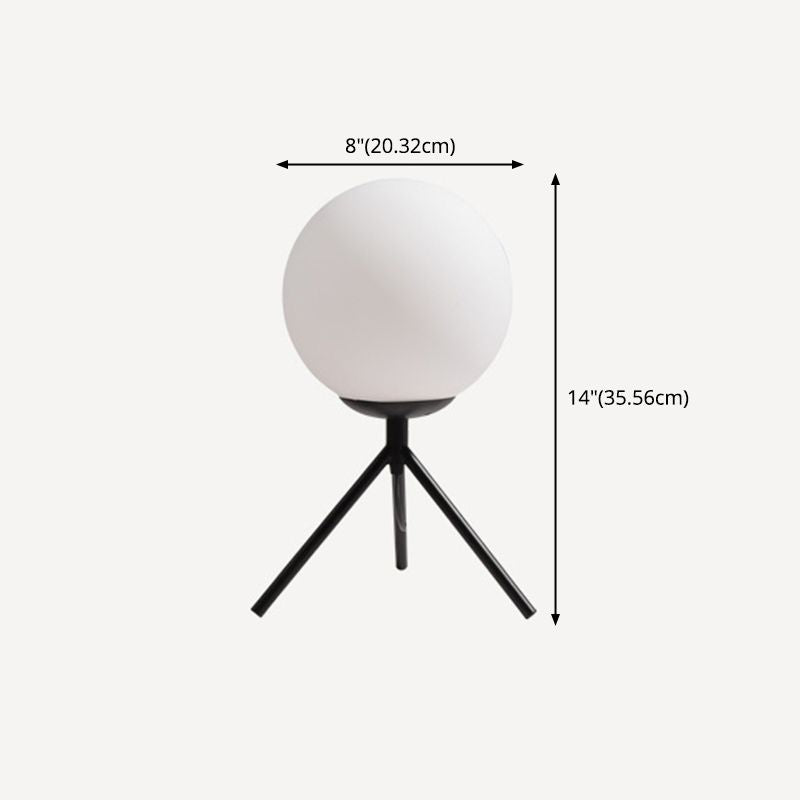 Lampada da tavolo minimalista con paralume a globo in vetro bianco, 1 lampadina, treppiede, camera da letto, comodino