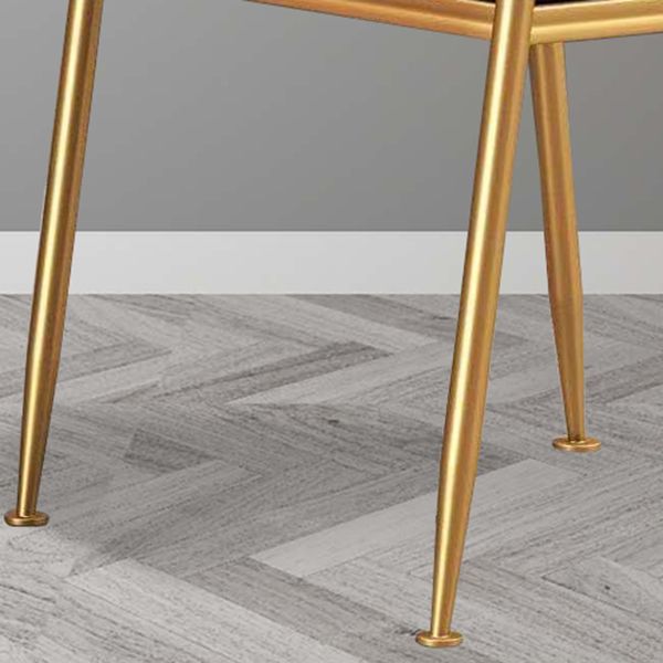 El comedor del metal de Glam preside el sillón tapizado trasero abierto