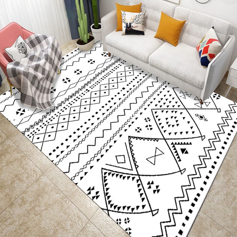 Black and White Geometric Trellis Rug Native Americana Area Rug for Bedroom Synthetic Pet Friendly Stain Resistant Rug