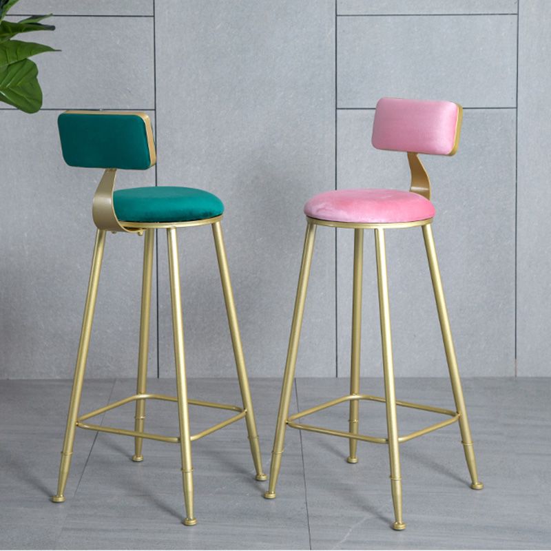 Glamlos -armlose Rückenlehneschalter Stuhl Stahl Café Stuhl mit Samtkissen und Pedal