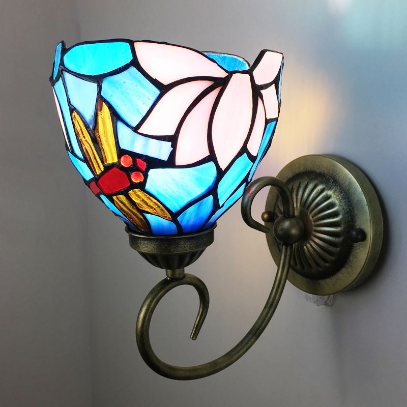 Metal Brass Wall Sconce Swirled Arm 1-Light Tiffany Wall Hanging Light with Geometry Cut Glass Shade